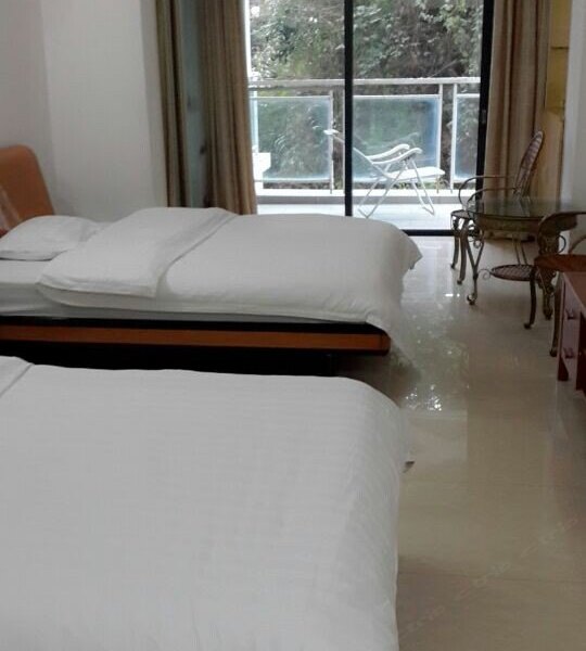 hotelPic