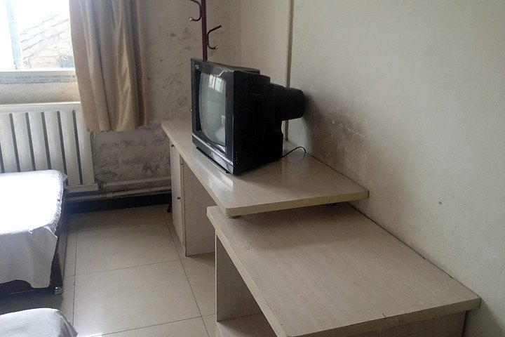 hotelPic