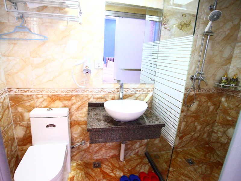 hotelPic