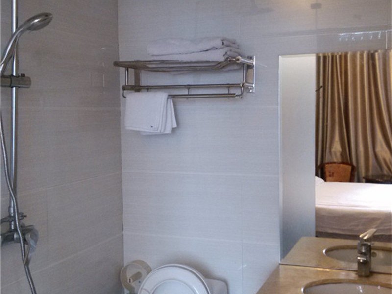hotelPic