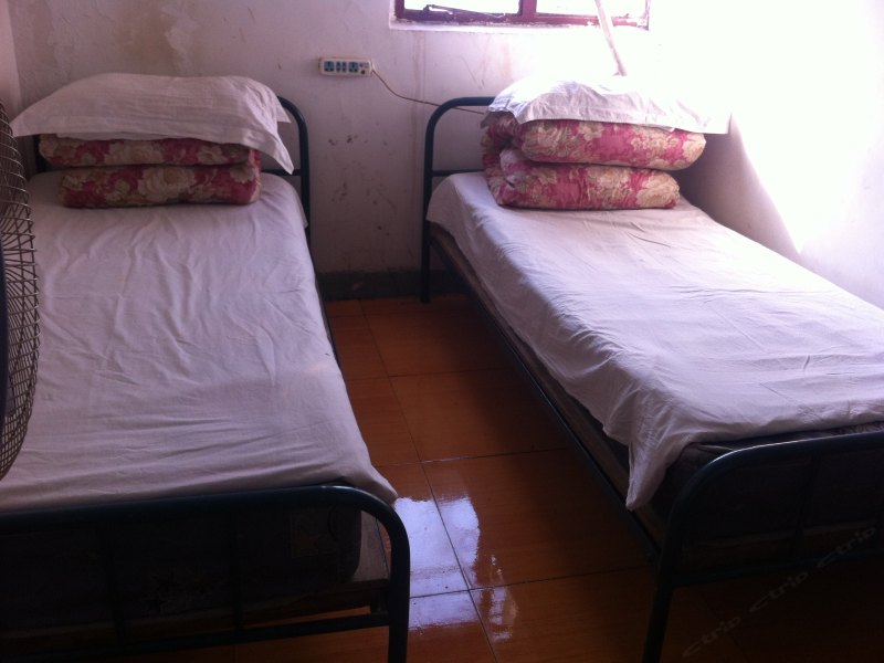 hotelPic