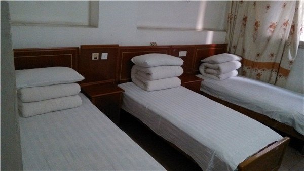 hotelPic