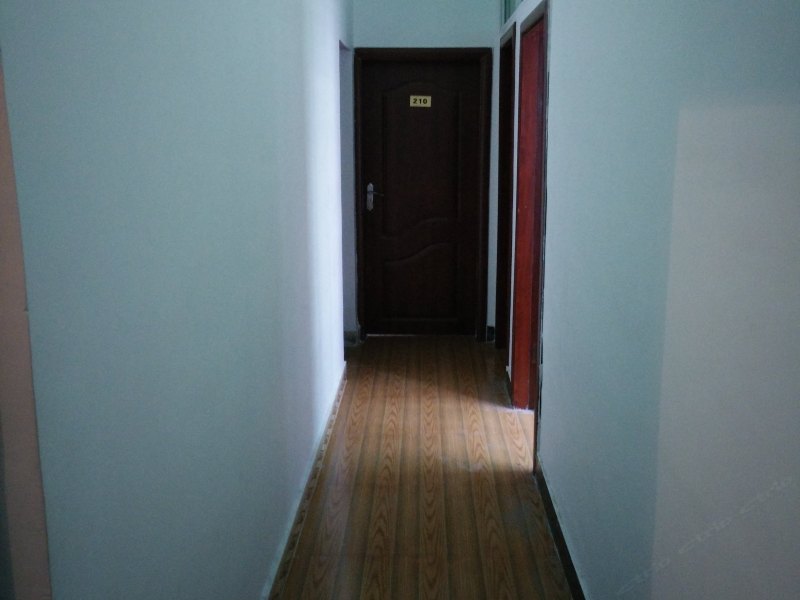 hotelPic
