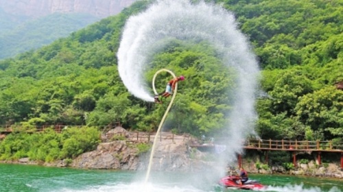 新乡宝泉秘境1日游北方小九寨 中原瀑布群 水上飞人