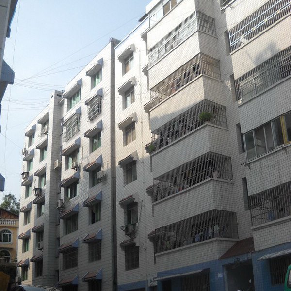 鸟巢公寓（深圳金牌店）