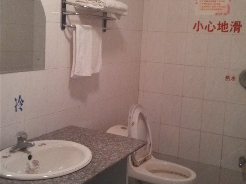 hotelPic