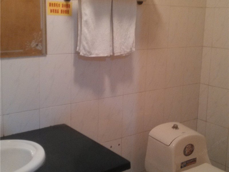 hotelPic