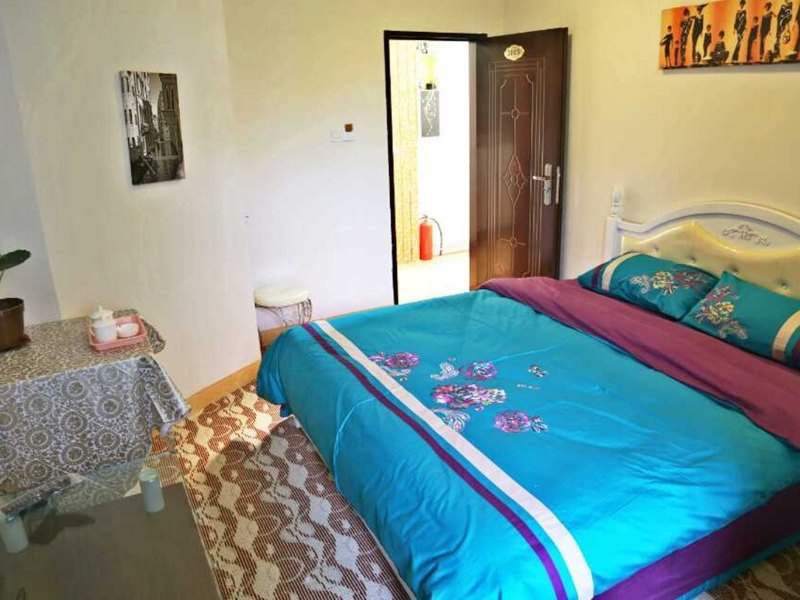 hotelPic