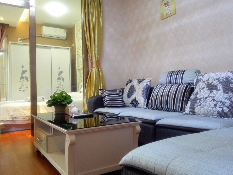 hotelPic