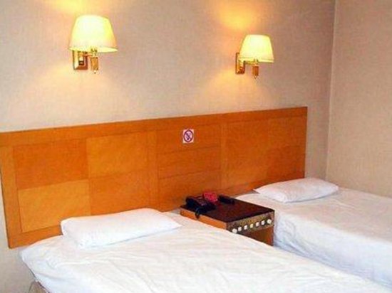 hotelPic