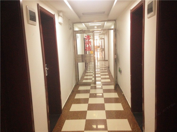 hotelPic