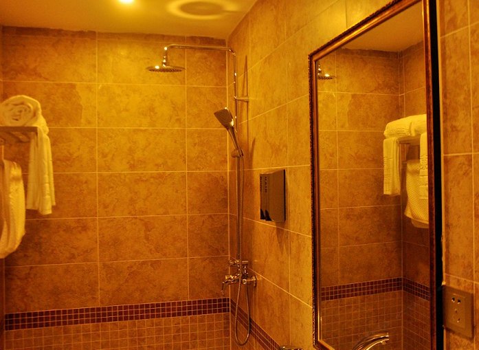 hotelPic