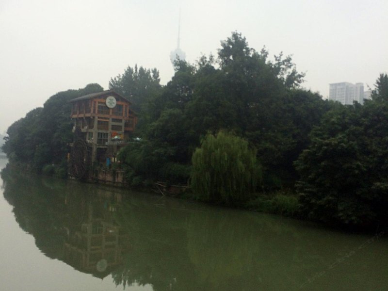 hotelPic