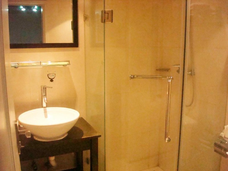 hotelPic