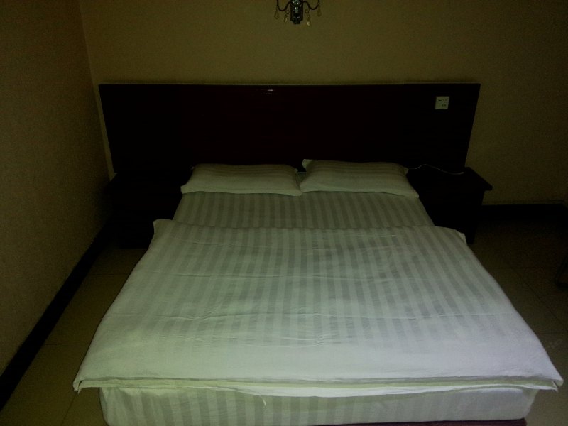 hotelPic