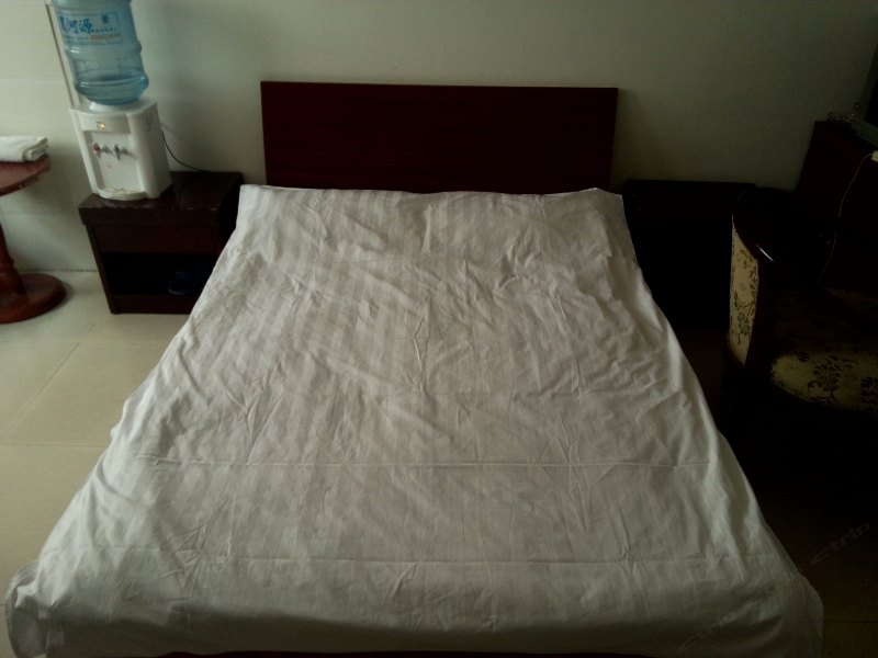 hotelPic