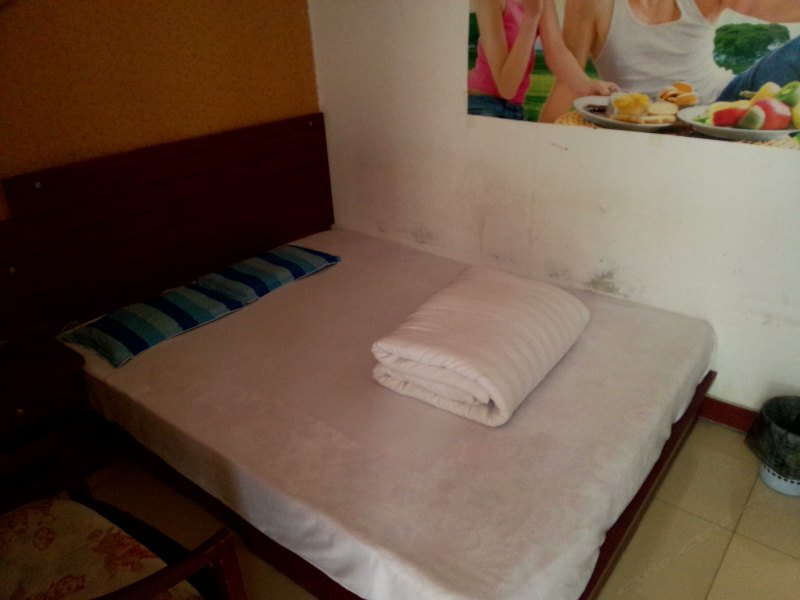hotelPic