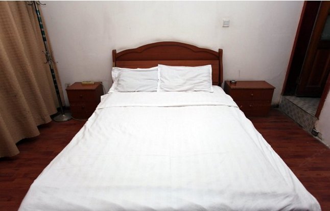 hotelPic