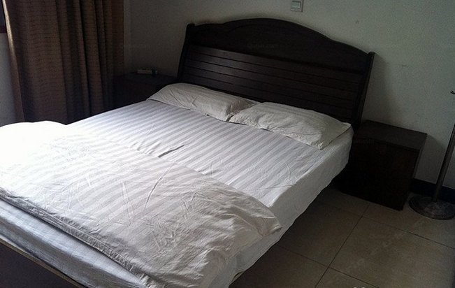 hotelPic