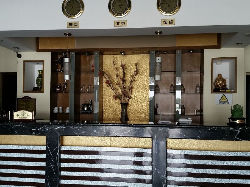 hotelPic