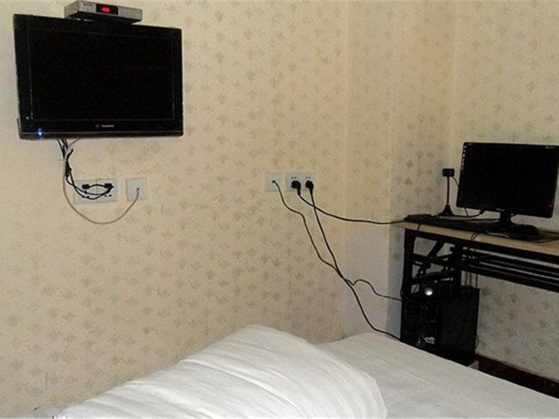 hotelPic