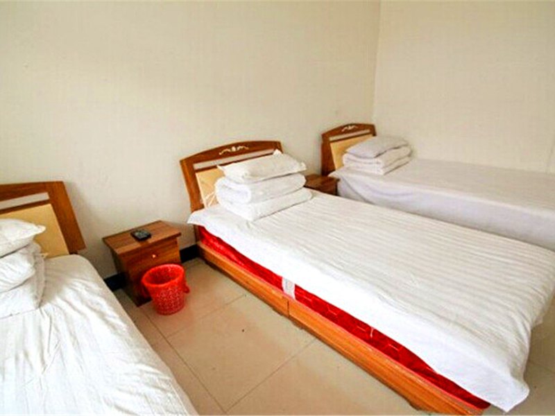 hotelPic
