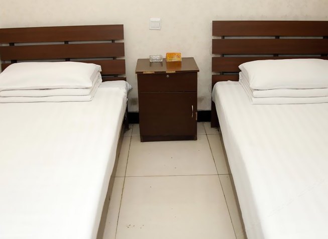 hotelPic
