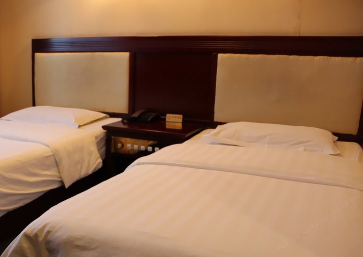 hotelPic