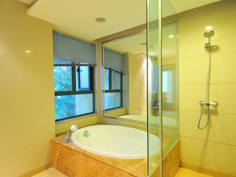 hotelPic