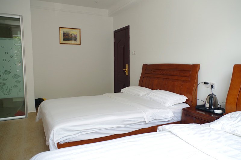 hotelPic