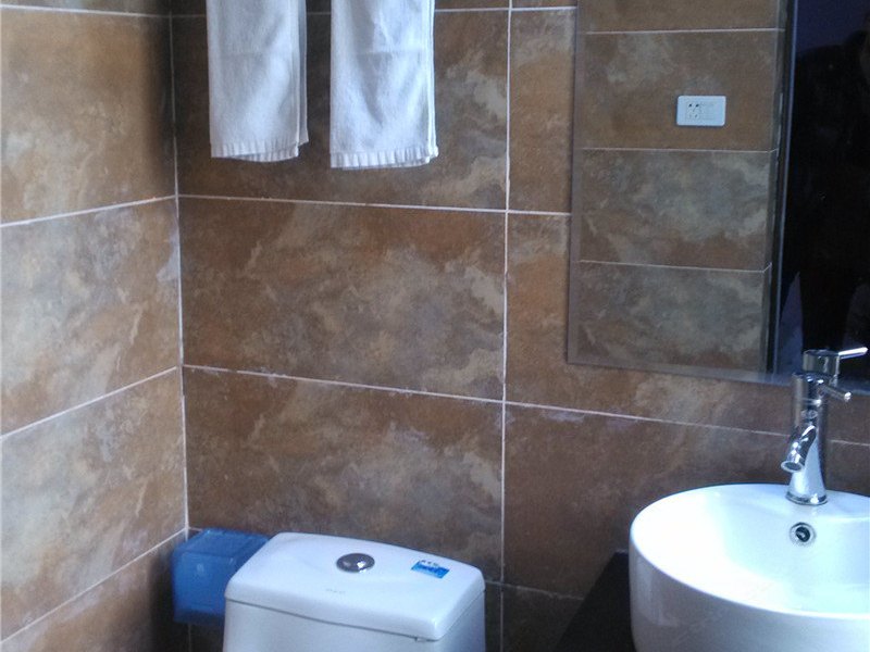 hotelPic