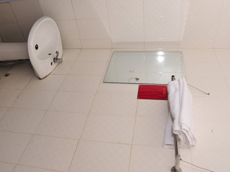 hotelPic