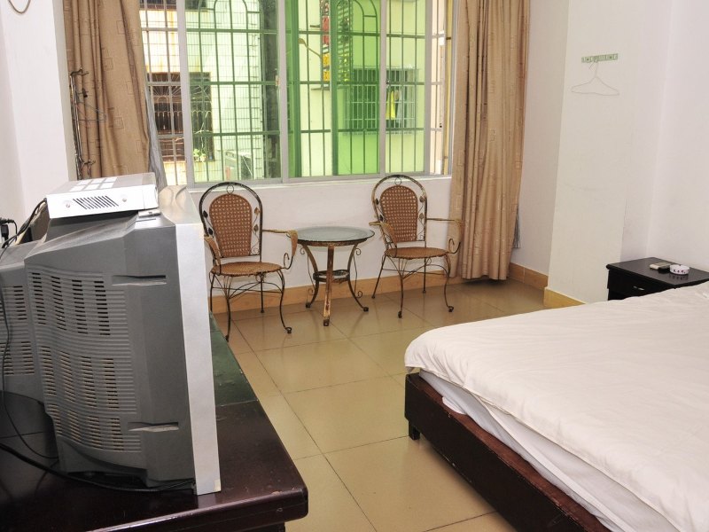 hotelPic