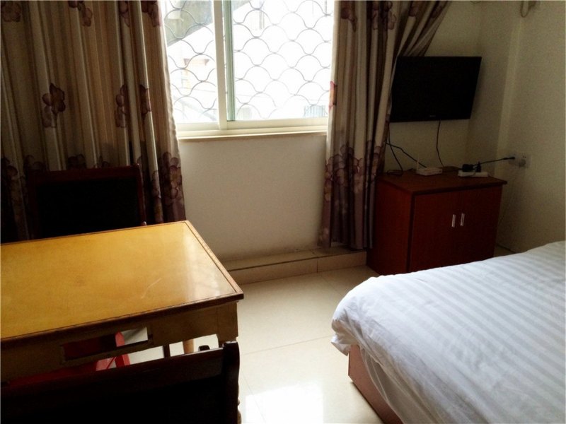 hotelPic