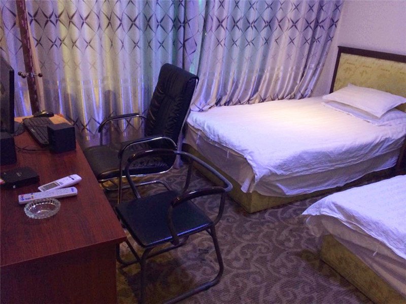 hotelPic