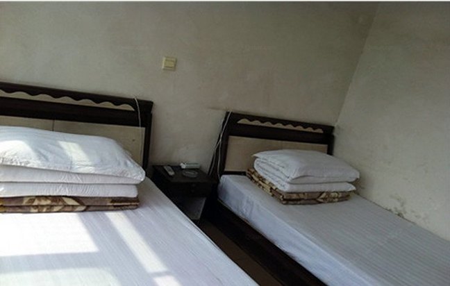 hotelPic