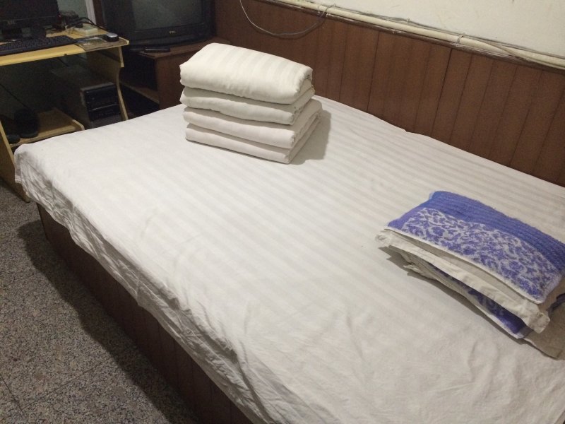 hotelPic