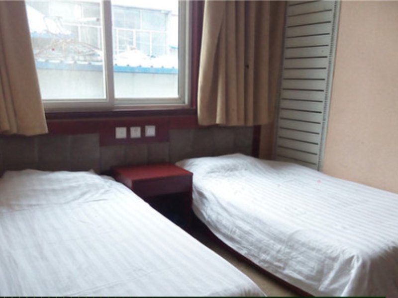 hotelPic