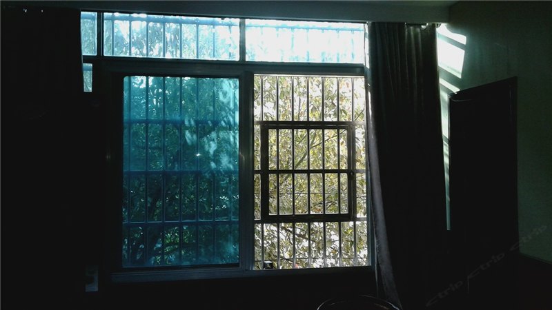 hotelPic