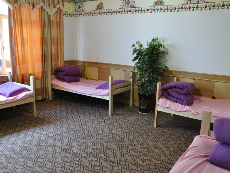 hotelPic