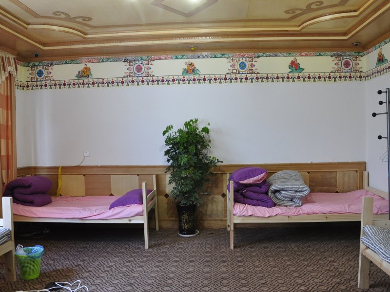 hotelPic