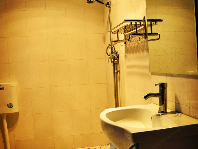 hotelPic