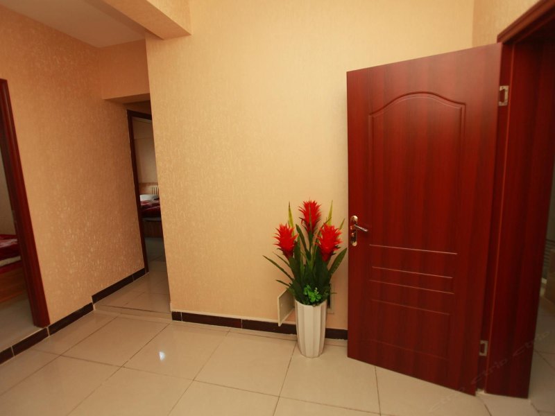 hotelPic