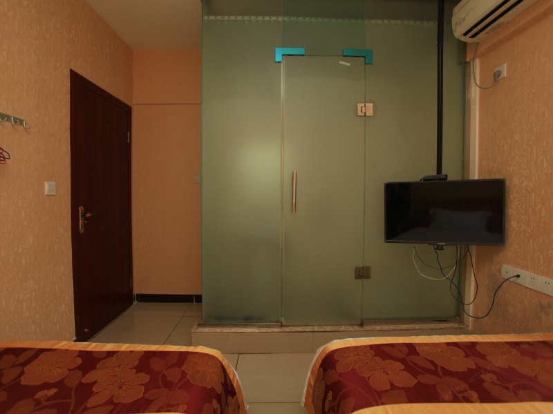hotelPic