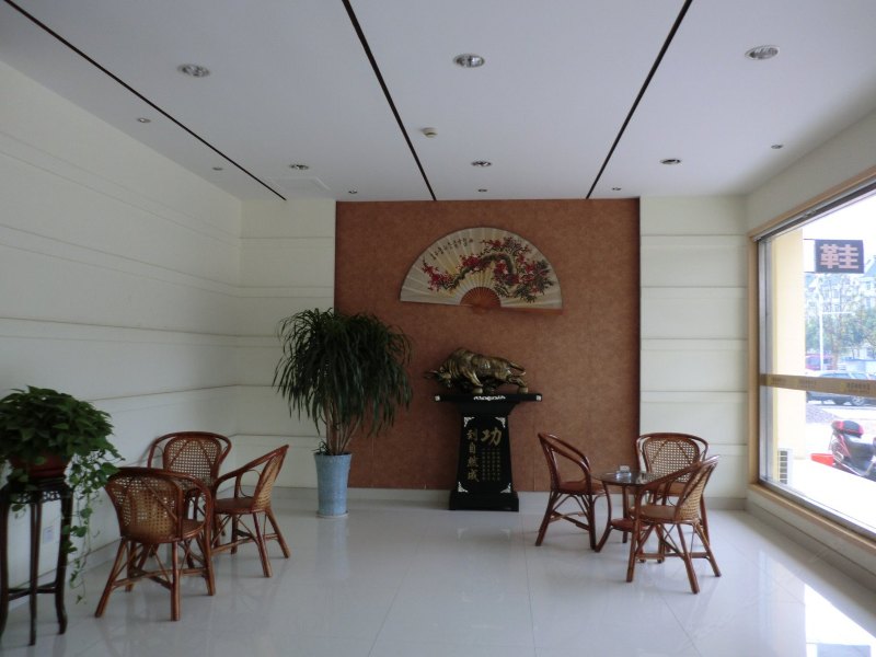 hotelPic