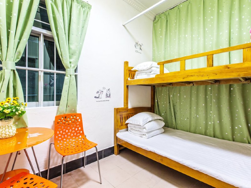 hotelPic