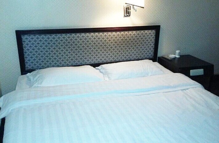 hotelPic