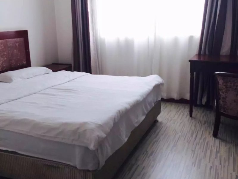 hotelPic
