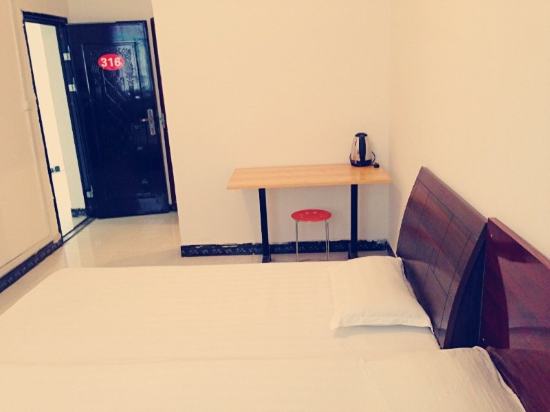 hotelPic