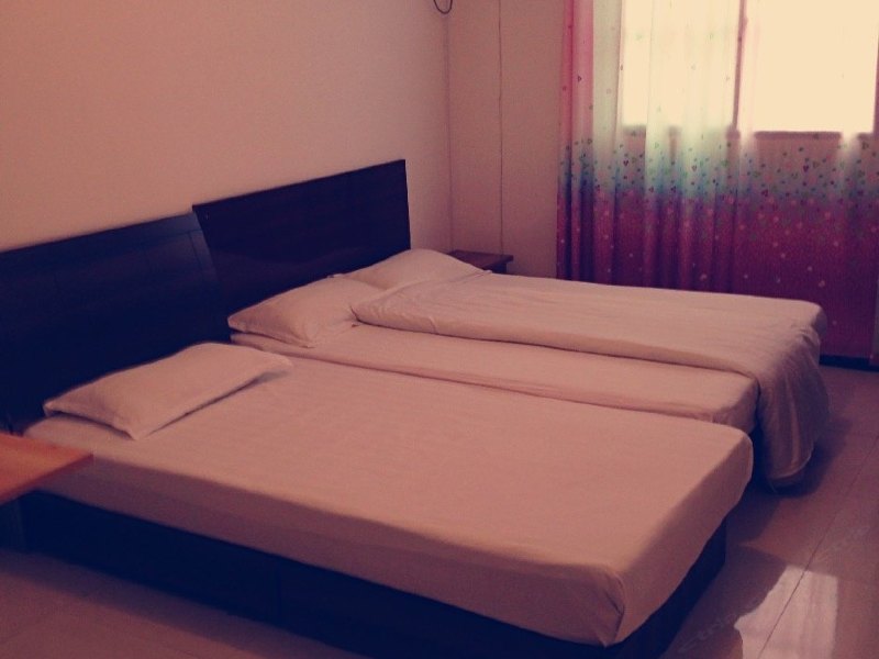 hotelPic